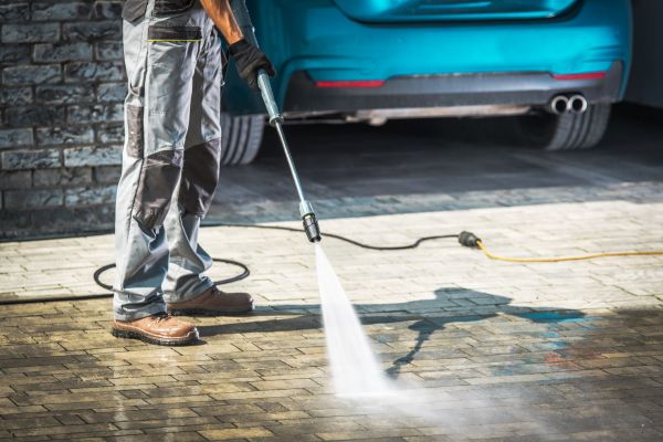 Driveway Pressure Washing in Turlock