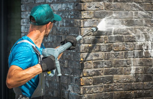 Commercial Building Washing in Turlock