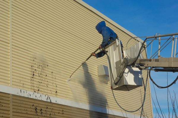 Commercial Exterior Cleaning in Turlock