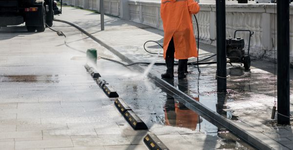 Parking Lot Pressure Washing in Turlock
