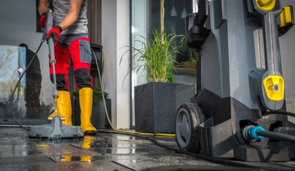 Commercial Pressure Cleaning in Turlock