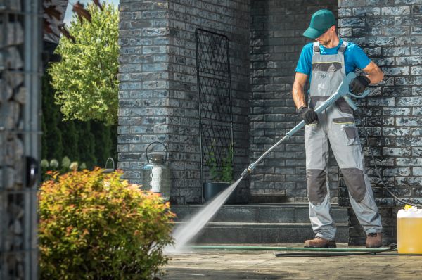 Outside House Cleaning in Turlock